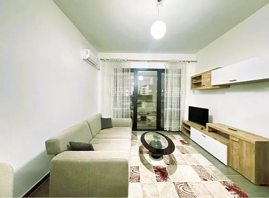 Tirane, jepet me qera apartament 1+1 , 76 m² 700 € 