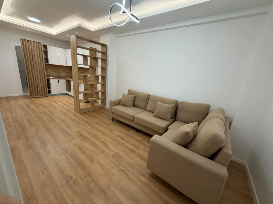 Tirane, shitet apartament 1+1+Ballkon Kati 5, 59 m² 135.000 € (Don Bosko)