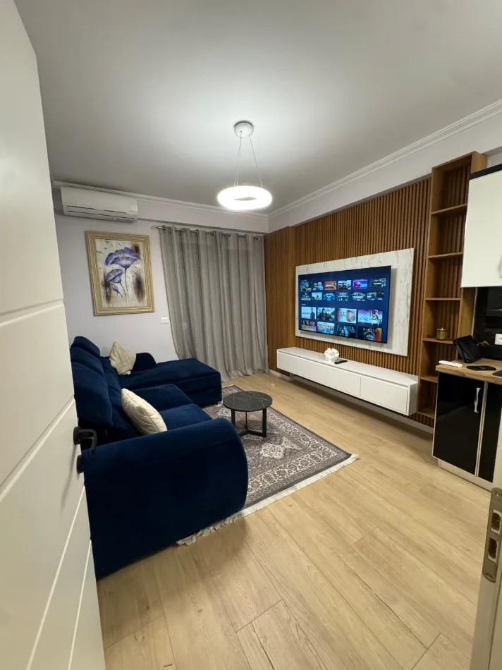 Tirane, jepet me qera apartament 1+1+Ballkon Kati 7, 70 m² 500 € (Astir/Rr.Teodor Keko)