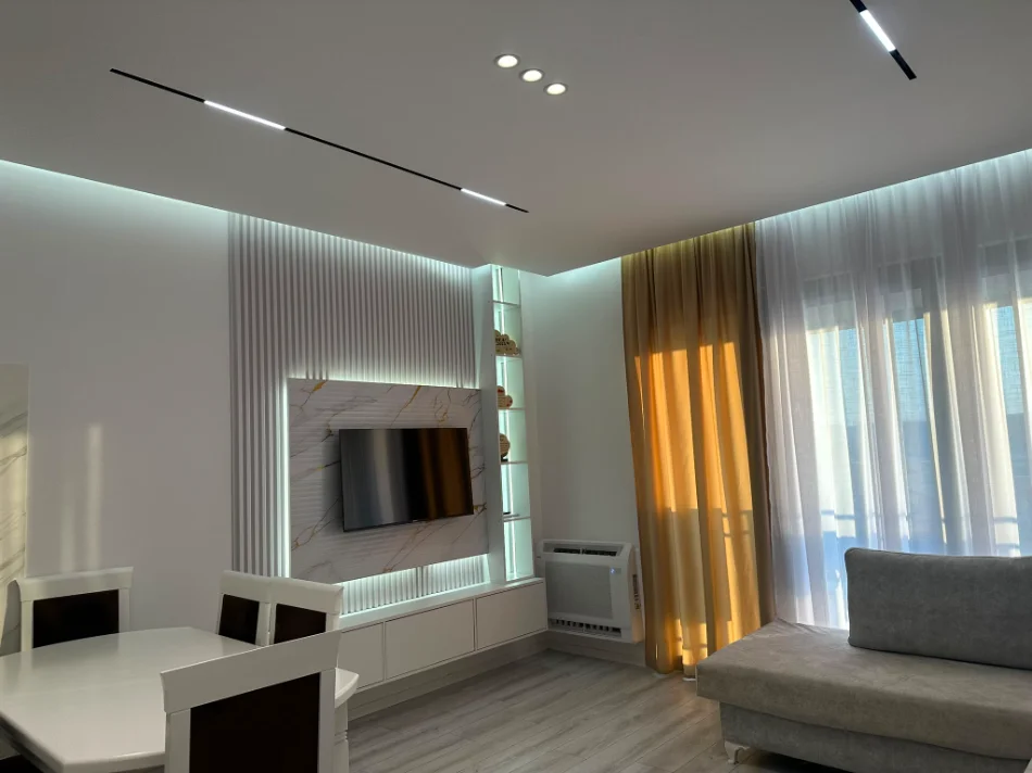 Tirane, jepet me qera apartament 1+1+Ballkon Kati 4, 70 m² 630 € (Bulevardi i Ri)