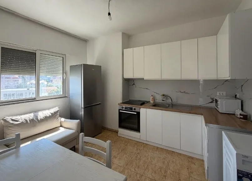 Tirane, jepet me qera apartament 2+1 , 70 m² 600 € 