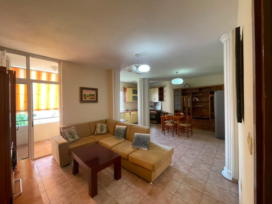 Tirane, jepet me qera apartament 1+1 Kati 5, 70 m² 700 € (Stadiumi Dinamo)
