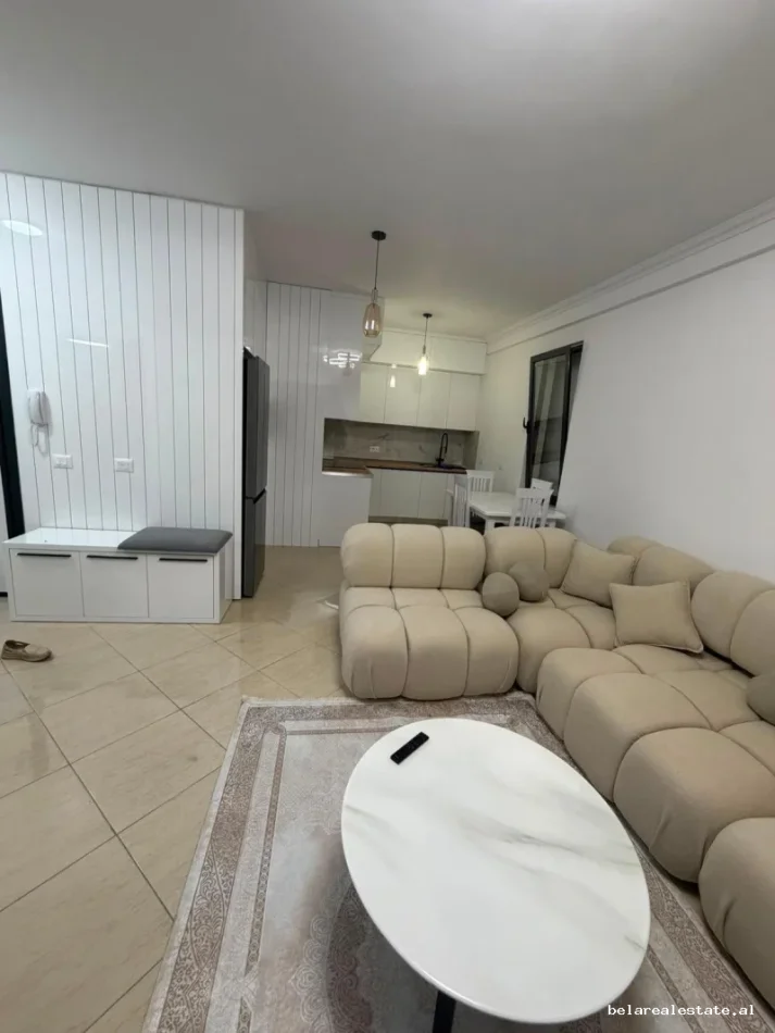 Tirane, jepet me qera apartament 1+1+Ballkon Kati 7, 75 m² 534 € (Casa Italia)