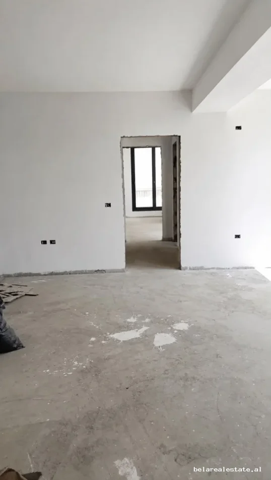 Tirane, shitet apartament 3+1 Kati 8, 343 m² 250.000 € (yzberisht)