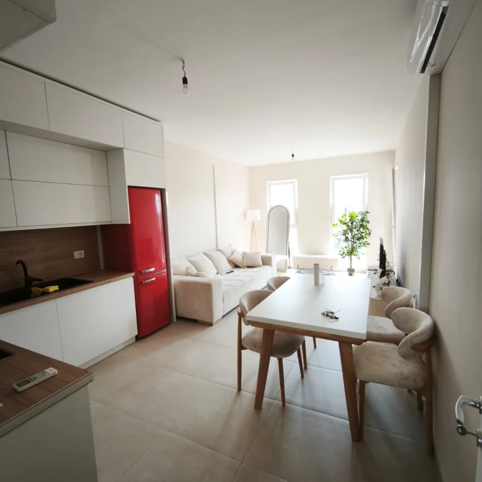 Tirane, jepet me qera apartament 2+1 , 98 m² 550 € (UNIVERS CITY)