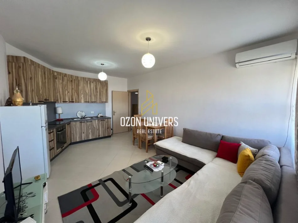 Tirane, jepet me qera apartament 1+1+Ballkon Kati 8, 70 m² 500 € (Yzberisht)
