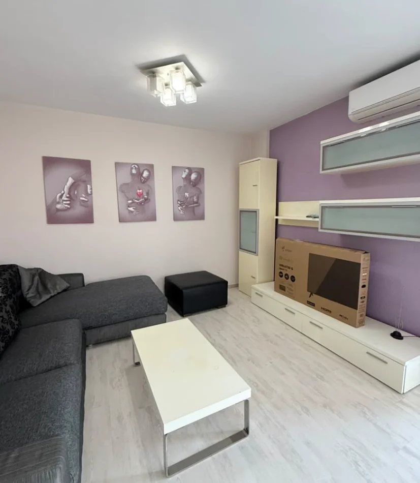 Tirane, jepet me qera apartament 1+1 Kati 7, 70 m² 550 € 