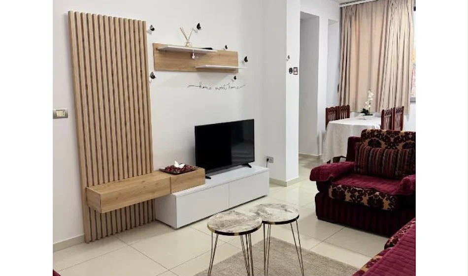Tirane, jepet me qera apartament 2+1 , 100 m² 700 € 