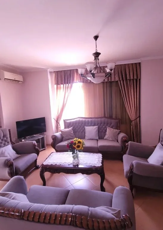 Tirane, jepet me qera apartament 2+1 , 125 m² 700 € 