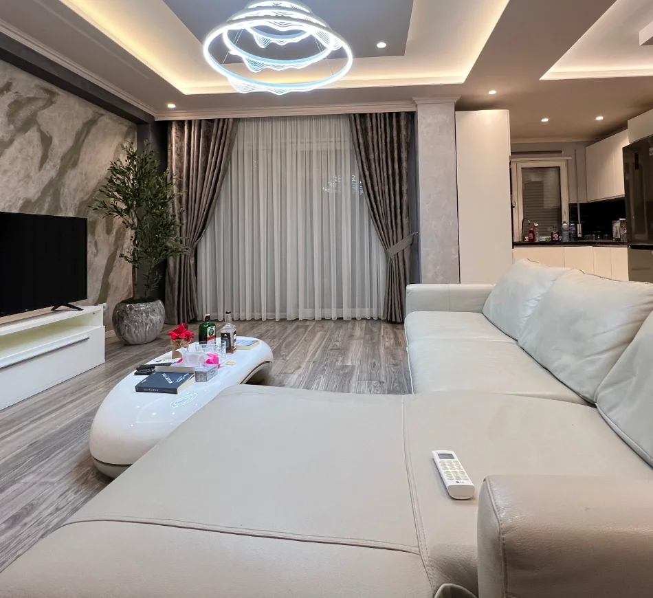 Tirane, jepet me qera apartament 1+1 , 85 m² 900 € 