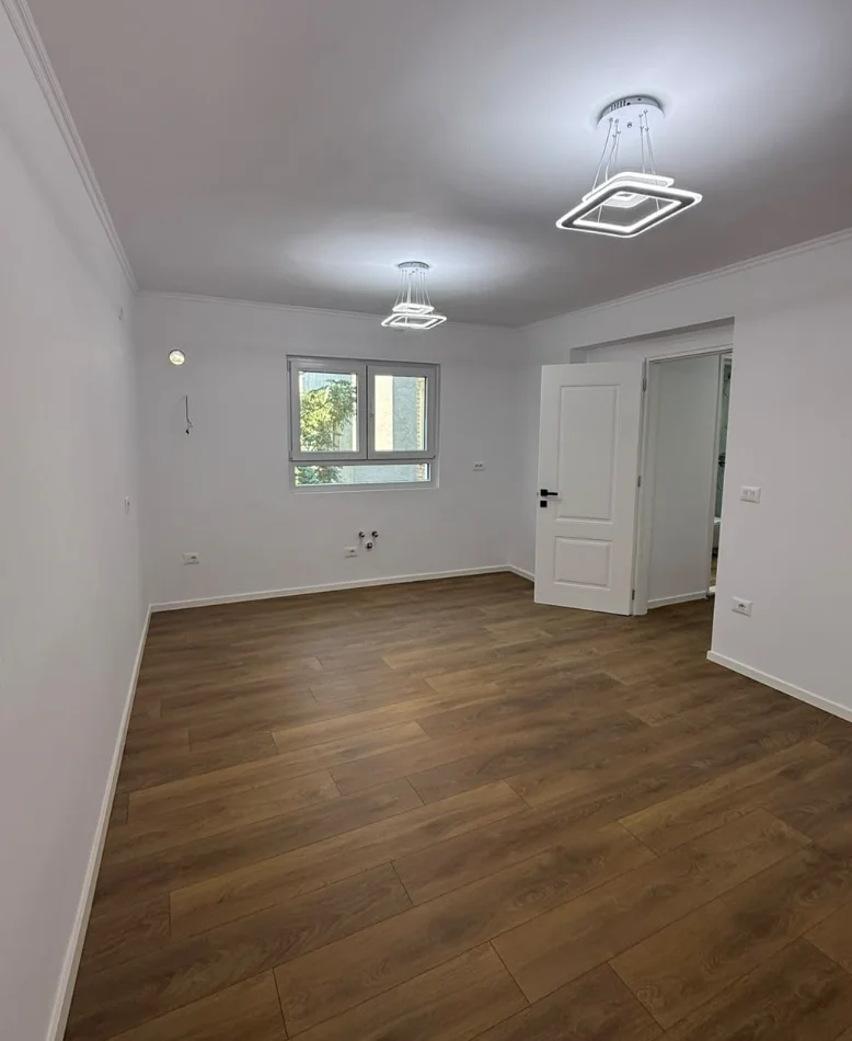Tirane, shitet apartament 1+1 , 53 m² 118.000 € 