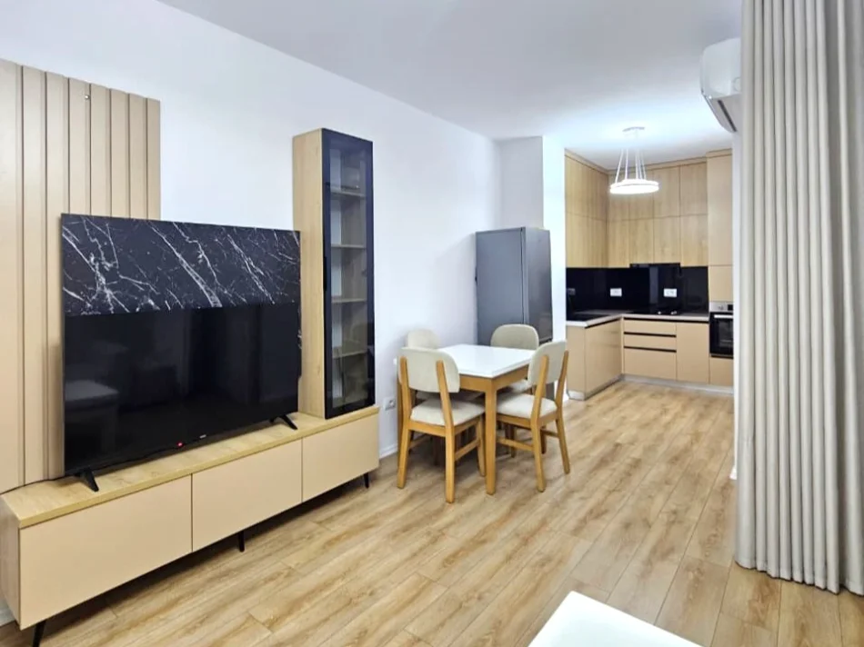 Tirane, jepet me qera apartament 2+1+Ballkon Kati 7, 110 m² 500 € 