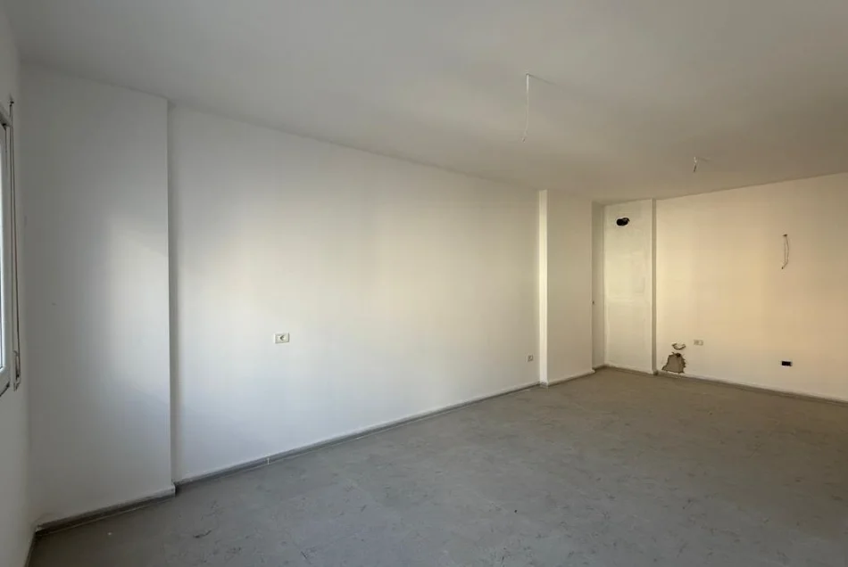 Tirane, shitet apartament 1+1 Kati 3, 73 m² 210.714 € 