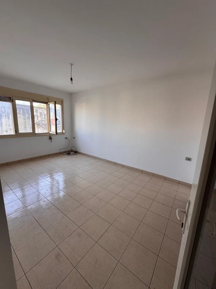 Vlore, shitet apartament 1+1+Ballkon Kati 3, 62 m² 72.500 € (RRuga Perlat Rexhepi 6 kateshi Vlore)