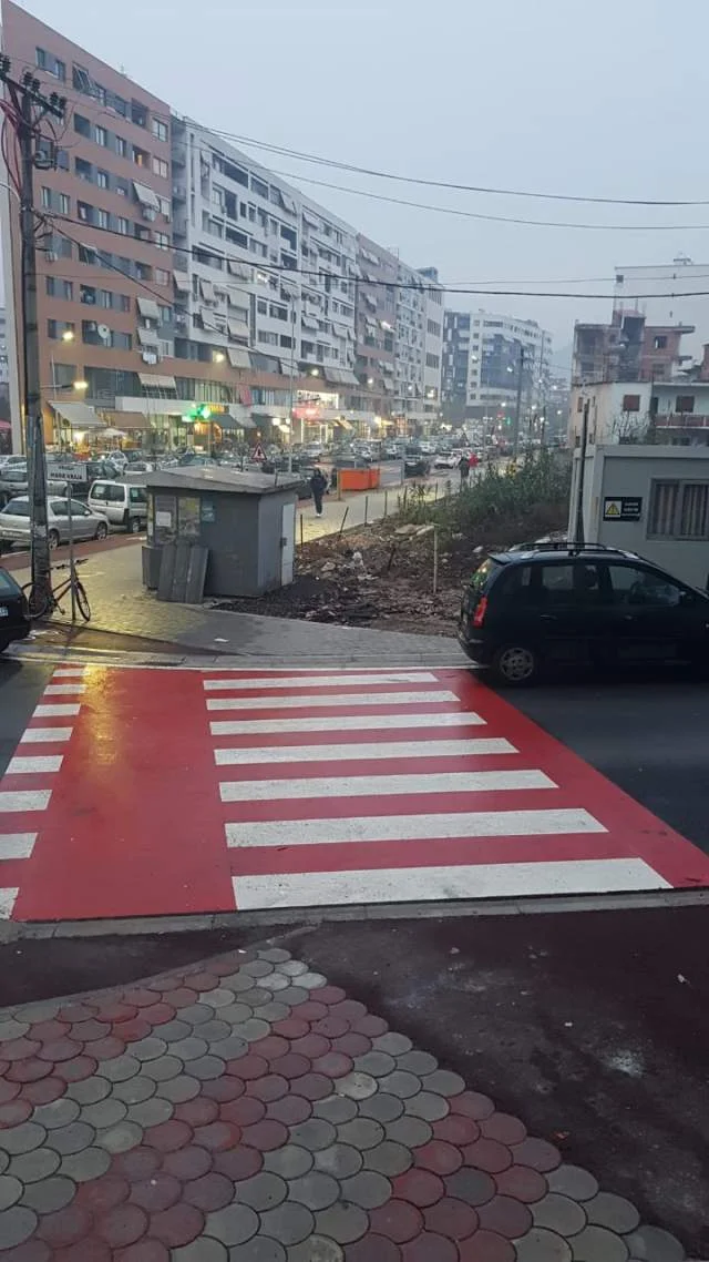 Tirane, jap me qera dyqan Kati 1, 105 m² Unaza e Re nga rrotondo e dyte)