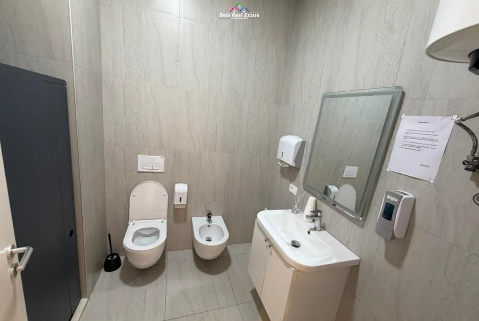 Tirane, shes zyre Kati 0, 200 m² 500.500 € (ali demi)