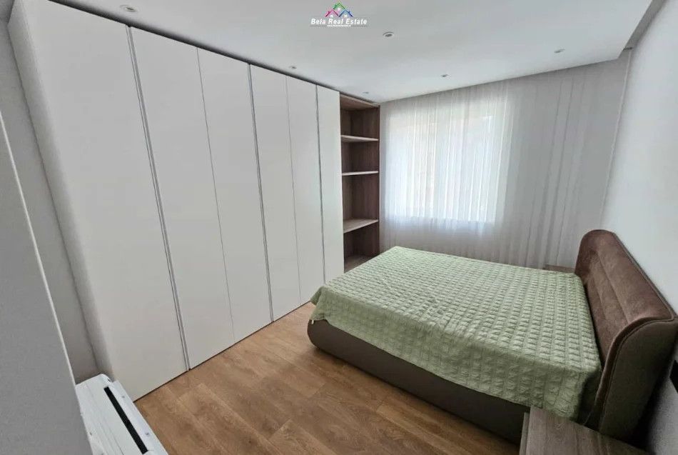 Tirane, jepet me qera Vile 3 Katshe Kati 3, 400 m² 2.500 € (teg)