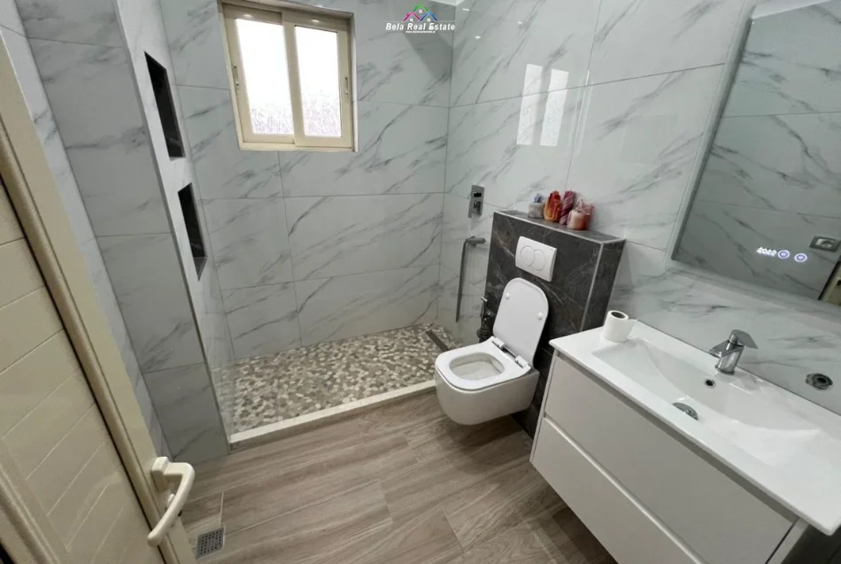 Tirane, jepet me qera Vile 3+1+Ballkon , 100 m² 680 € (shkoze)