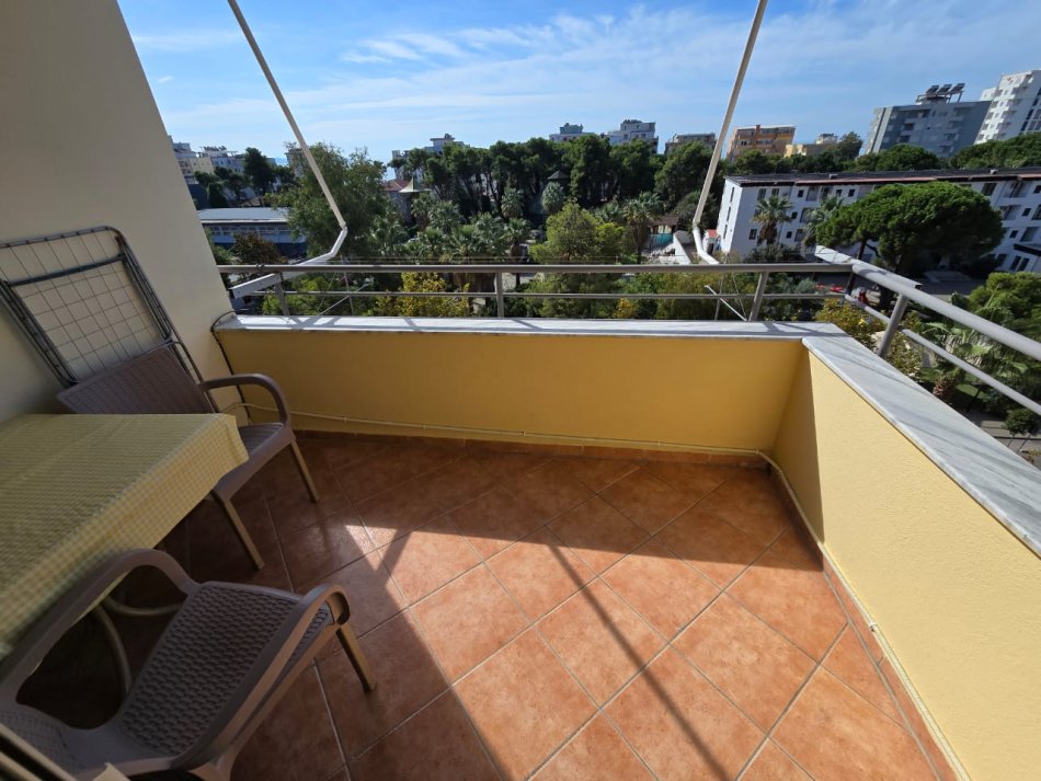!!!DHENE!!!Durres, jepet me qera apartament 1+1+Ballkon Kati 5, 70 m² 300 € (Prane kompleksit Florida)
