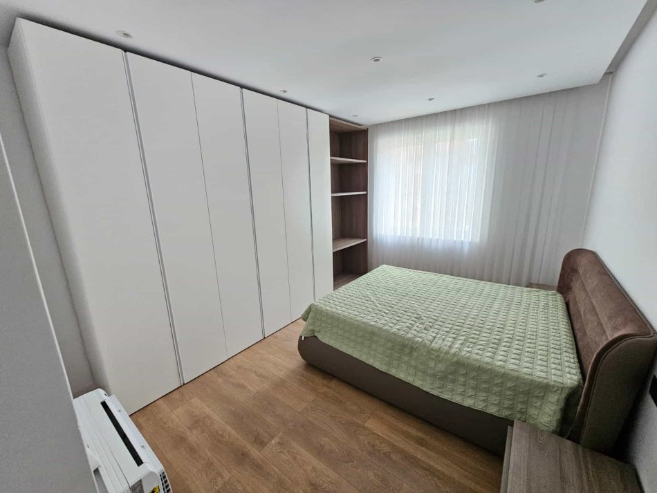 Tirane, jepet me qera Vile 5+1 Kati 3, 400 m² 2.500 € (Teg)