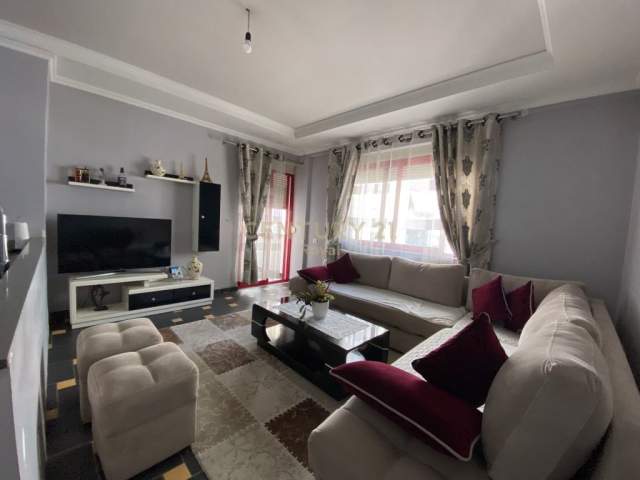 Tirane, jepet me qera apartament Kati 4, 400 Euro