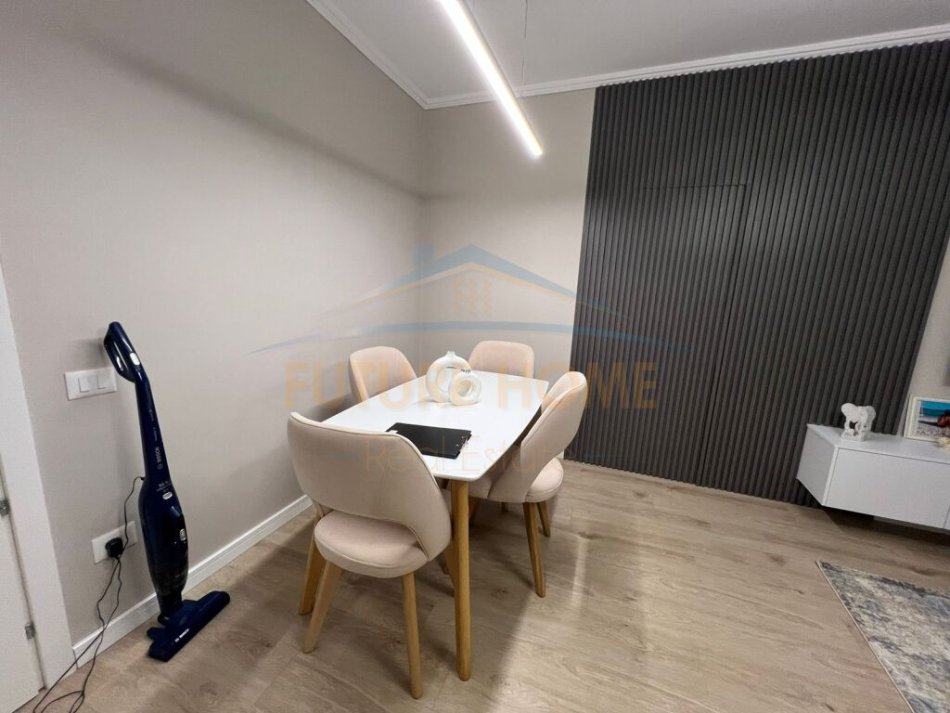 Tirane, shitet apartament 2+1+Ballkon Kati 1, 113 m² 215.000 € (Zogu i Zi)
