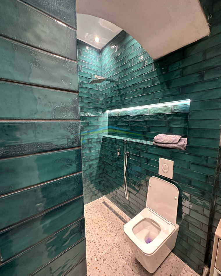 Tirane, jepet me qera apartament 1+1 Kati 5, 74 m² 515 € (Shallvaret)