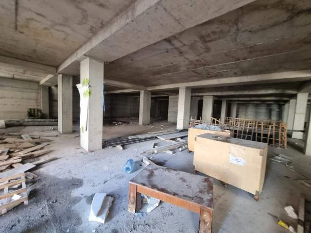 Tirane, shes ambjent biznesi Kati 1, 468 m² 690.000 Euro (Selite)