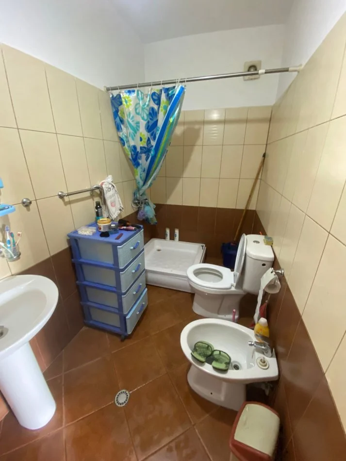 Tirane, shitet apartament 2+1+Ballkon Kati 6, 114 m² 96.000 € (Ali Shefqeti)