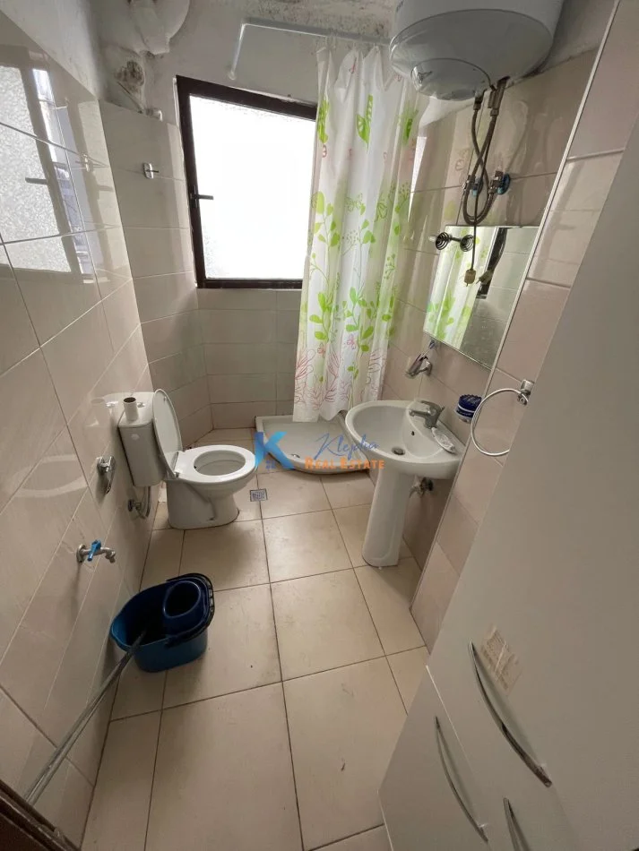 Tirane, jepet me qera apartament 1+1 Kati 3, 70 m² 450 € (Te rrethrrotullimi i Zogut te Zi)
