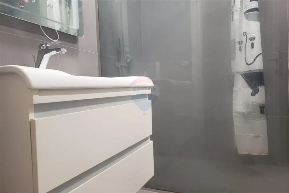 Tirane, jepet me qera apartament 1+1 Kati 5, 70 m² 450 € (21 Dhjetori)