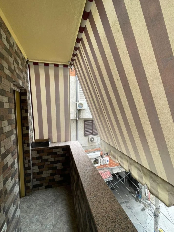 Tirane, jepet me qera apartament 3+1 Kati 2, 110 m² 950 € 