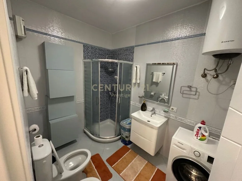 𝐓𝐢𝐫𝐚𝐧𝐞, 𝐣𝐞𝐩𝐞𝐭 𝐦𝐞 𝐪𝐞𝐫𝐚 𝐚𝐩𝐚𝐫𝐭𝐚𝐦𝐞𝐧𝐭 𝟏+𝟏 𝐊𝐚𝐭𝐢 𝟏, 𝟕𝟎 𝐦² 𝟏.𝟎𝟎𝟎 € (𝐑𝐚𝐝𝐢𝐨 𝐓𝐞𝐥𝐞𝐯𝐢𝐳𝐢𝐨𝐧𝐢 𝐒𝐡𝐪𝐢𝐩𝐭𝐚𝐫)