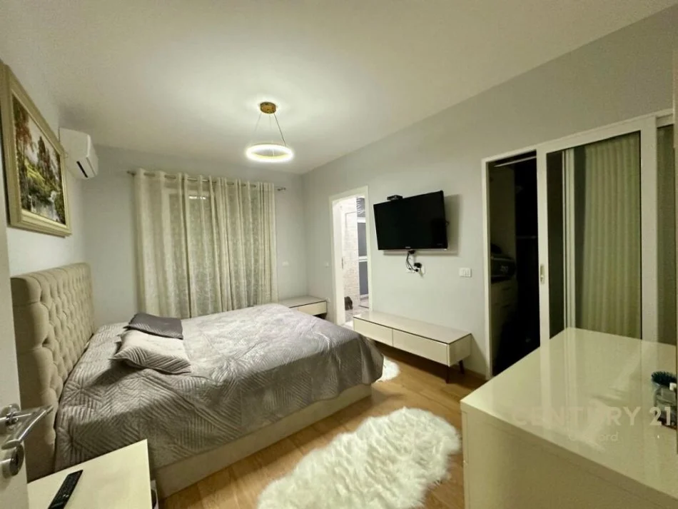 Tirane, shitet apartament 2+1 Kati 2, 113 m² 200.000 € (Rruga 5 Maji)