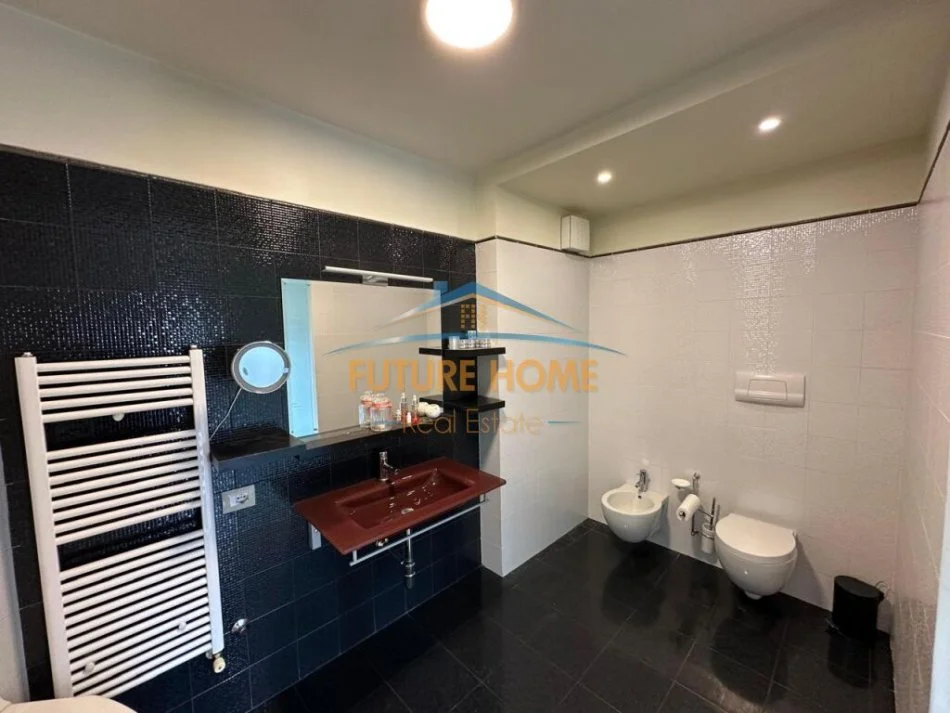 Tirane, jepet me qera ambjent biznesi Kati 6, 195 m² 3.000 € (rruga sami frasheri)