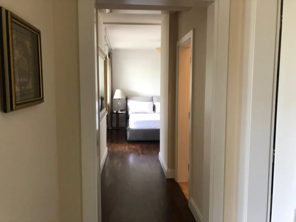 Tirane, jepet me qera 2+1+Aneks+Ballkon Kati 9, 130 m² 1.000 € (Komuna e Parisit)