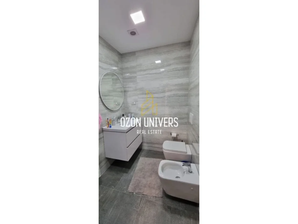 Tirane, jepet me qera apartament 2+1 Kati 2, 125 m² 1.300 € (rruga e kosovareve)