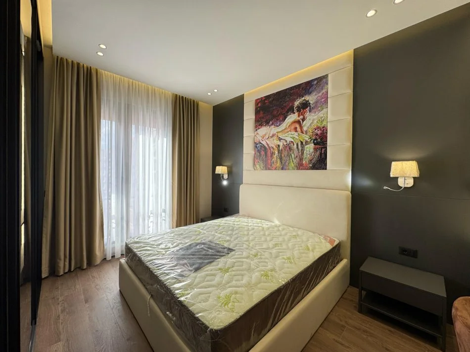 Tirane, jepet me qera apartament 1+1+Ballkon Kati 4, 78 m² 900 € (Kompleksi Delijorgji, Rruga e Kavajës)