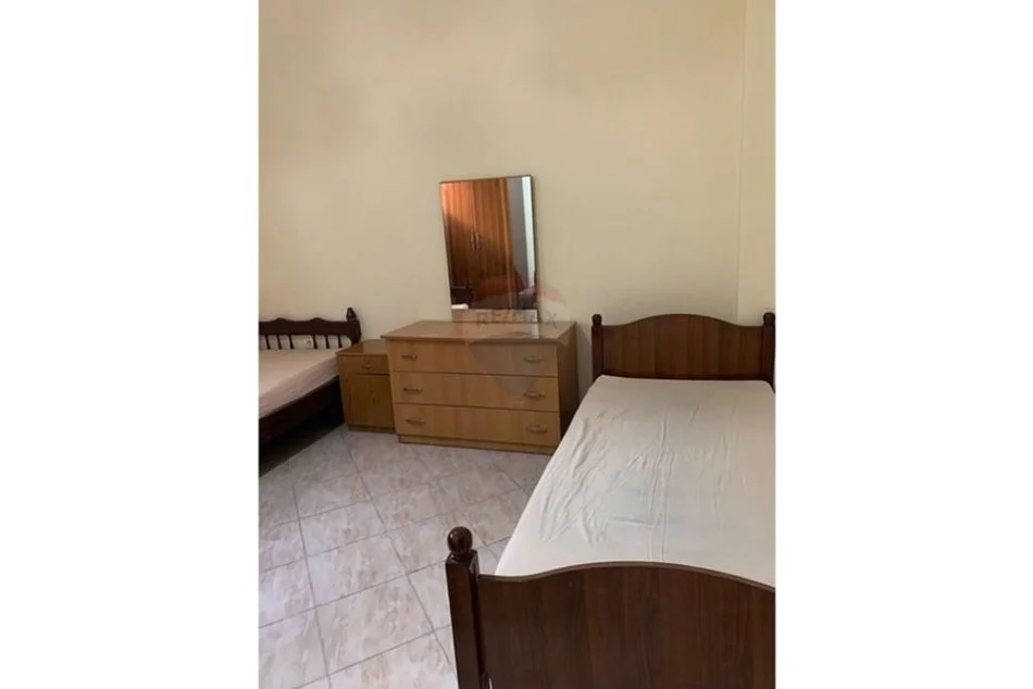 Tirane, jepet me qera apartament 1+1 Kati 4, 60 m² 300 € (Qyteti Studentit)