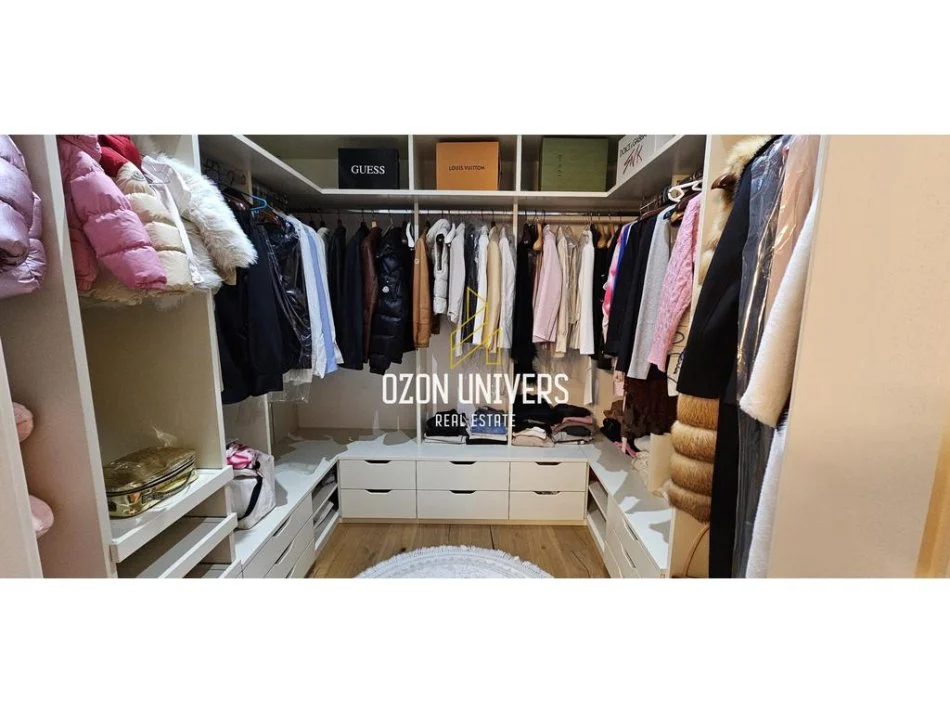 Tirane, jepet me qera apartament 2+1+Ballkon Kati 5, 135 m² 2.300 € (Bllok)