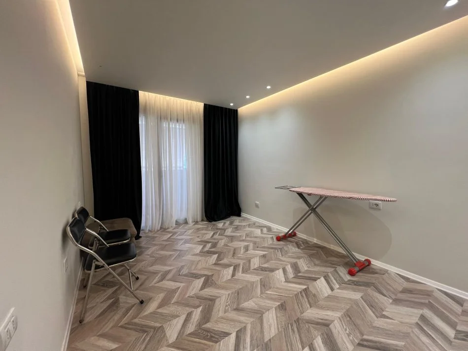 Tirane, shitet 3+1+Ballkon Kati 2, 145 m² 220.000 €