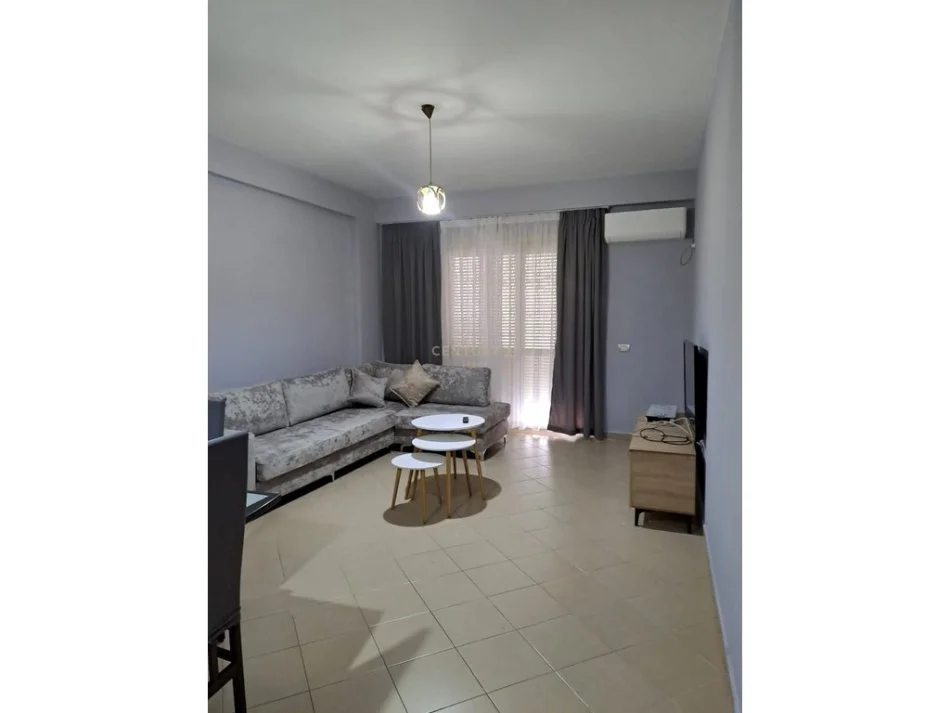 Tirane, jepet me qera apartament 2+1 Kati 3, 450 m² 450 € (Fresk)