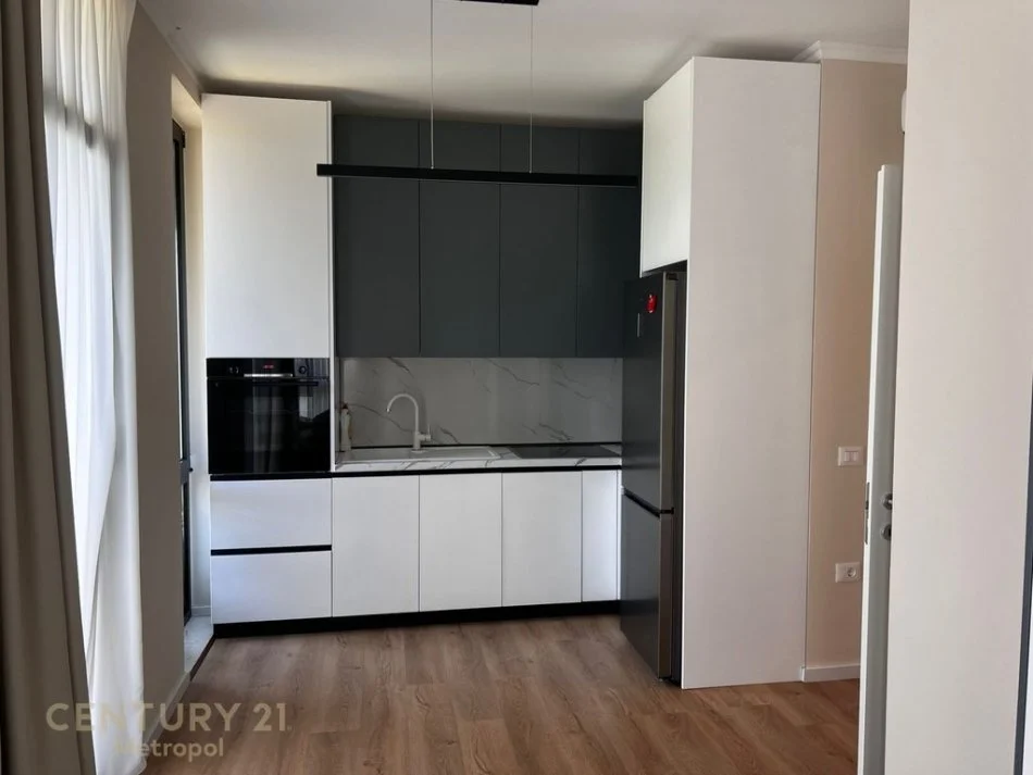 Tirane, jepet me qera apartament 1+1 Kati 4, 60 m² 450 € (Bulevardi i ri)