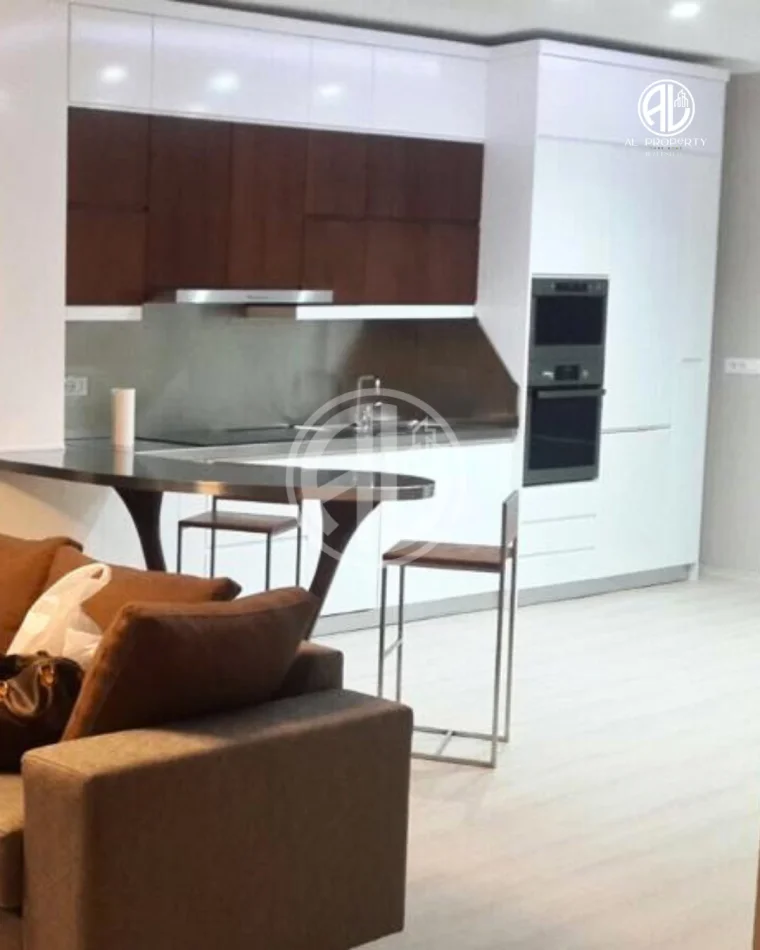 Durres, jepet me qera 2+1 Kati 9, 800 € 