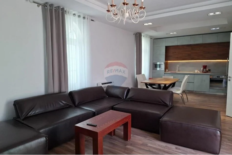 Tirane, jepet me qera apartament+verande | Penthouse 4+1+Ballkon Kati 2, 210 m² 1.500 € (Sauk)