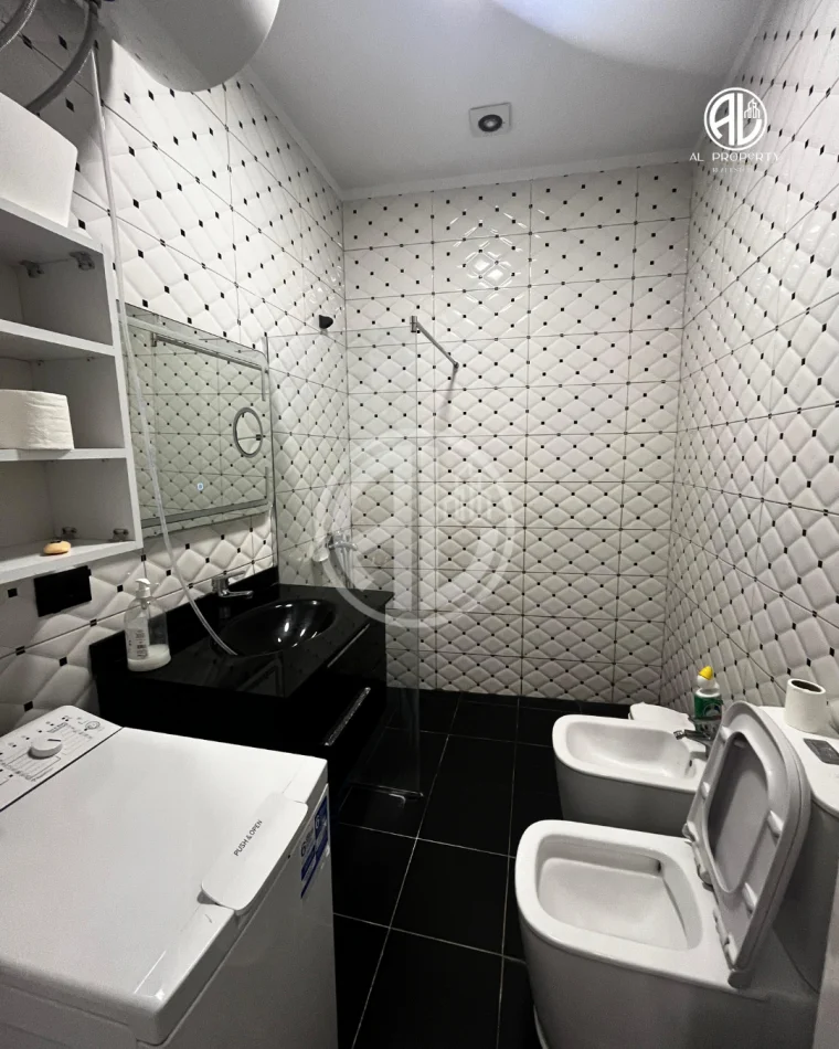 Durres, jepet me qera 1 Katshe , 500 € 