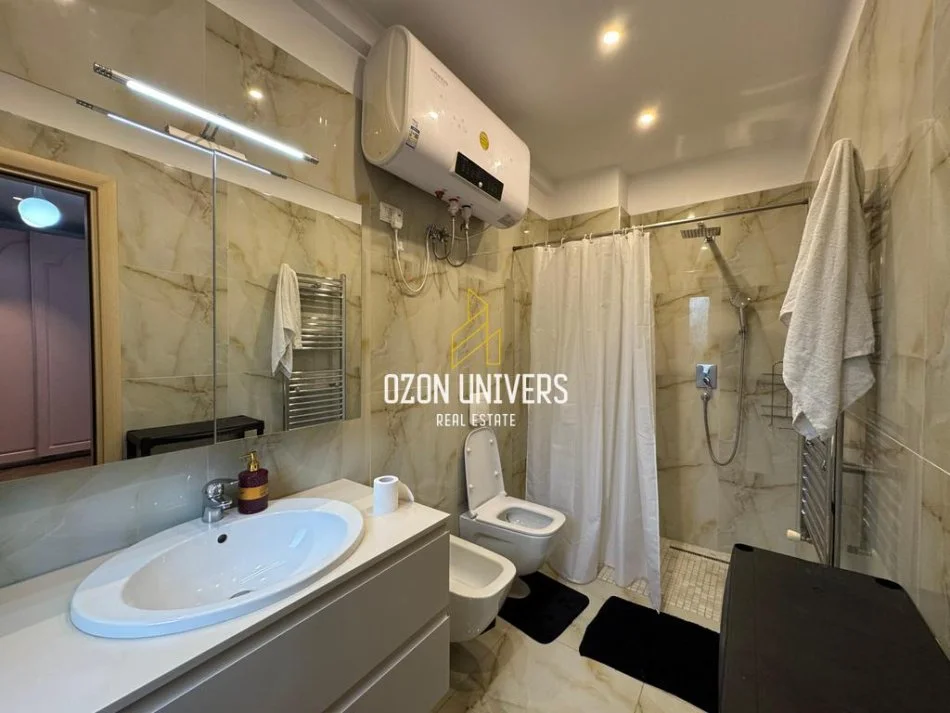 Tirane, jepet me qera apartament 2+1 Kati 5, 95 m² 700 € (Green City Rezidence)