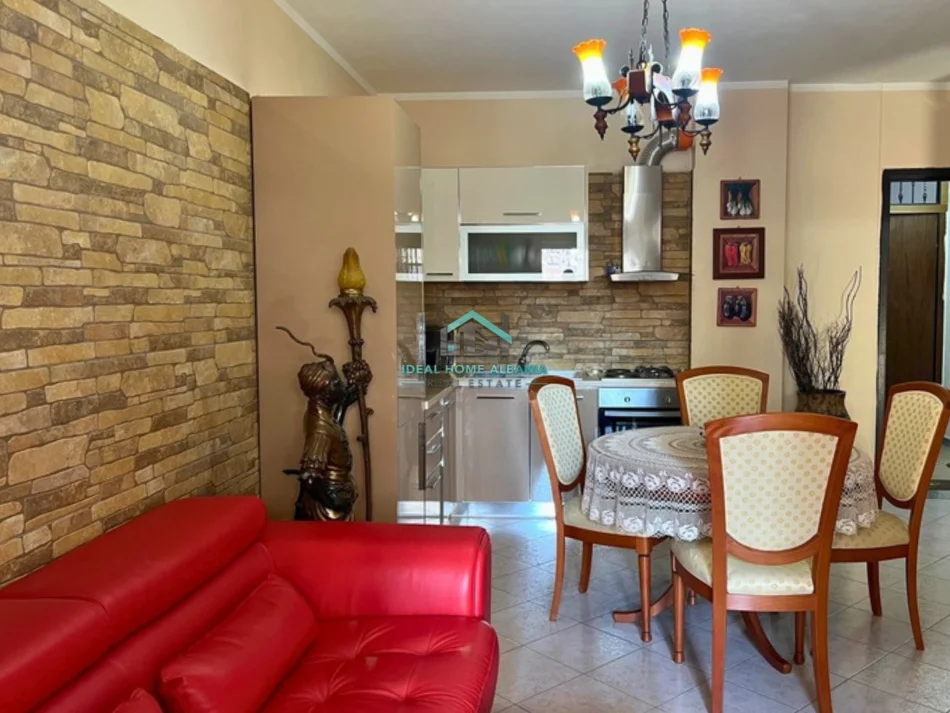 Vlore, shitet apartament 1+1+Ballkon Kati 3, 62 m² 112.000 € (VLORE)