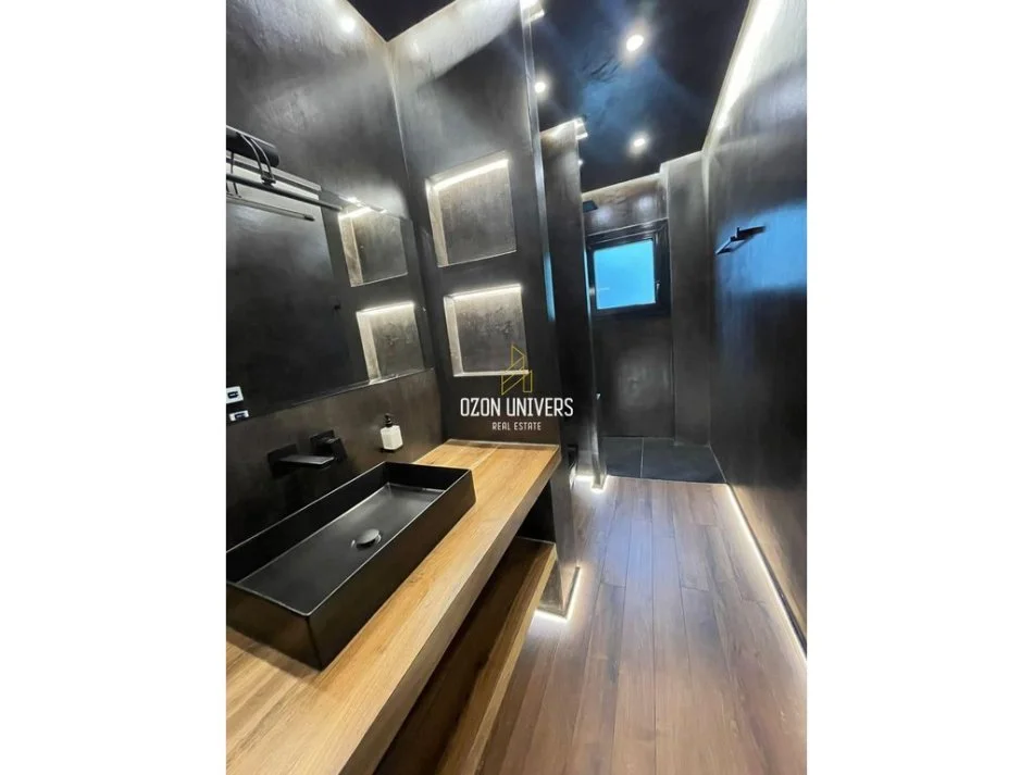 Tirane, shitet apartament 2+1+Ballkon Kati 1, 170 m² 500.000 € (Lundër)