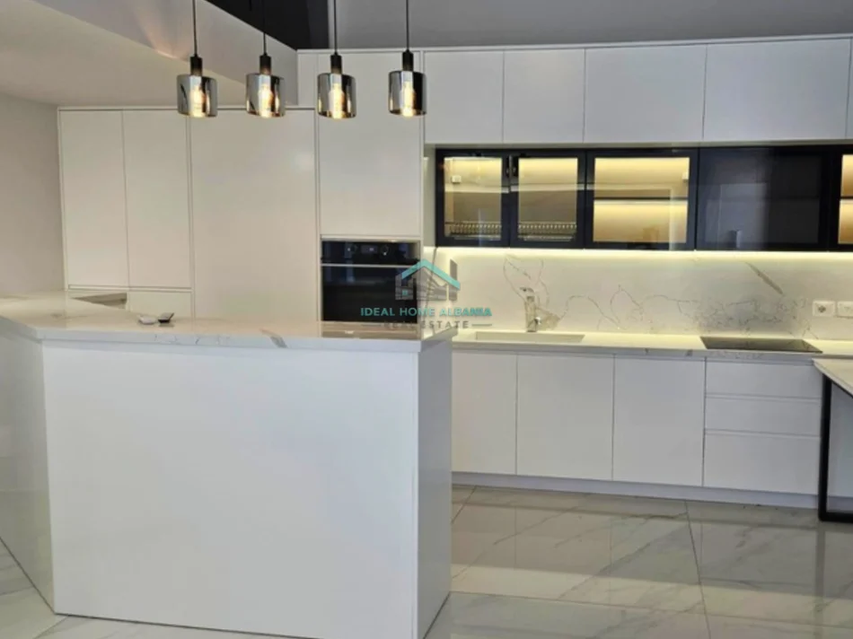 Vlore, shitet apartament duplex 3+1 , 130 m² 294.000 € (radhime)